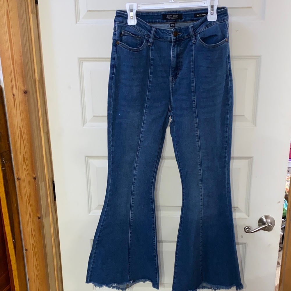 Judy Blue Dark Blue Super Flare Jeans with Raw Hem